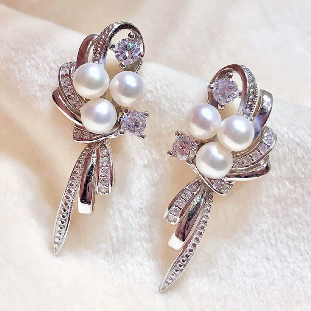 Natural pearl earrings AAAA4-5 - огляд і ціна Akoya Pearl Stud Earrings Sterling Silver