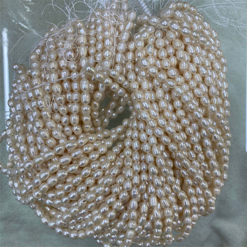 AA Medium Quality Natural Fres - огляд і ціна Natural Freshwater Pearl Strand Loose Beads