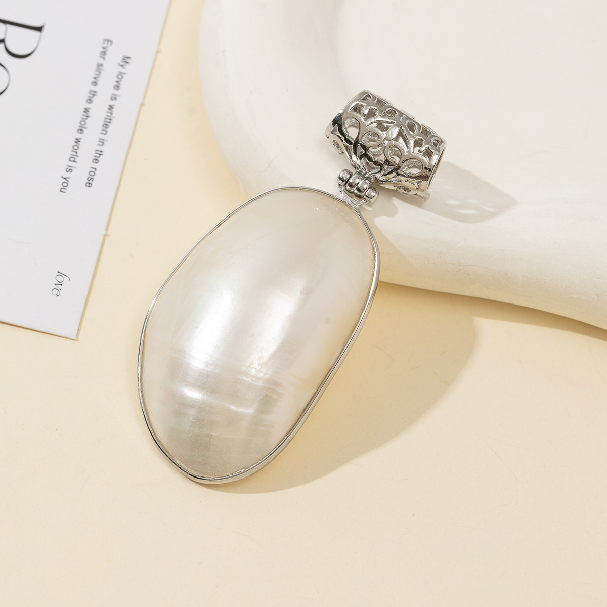 Natural Mother of Pearl Oval S - огляд і ціна Mother Of Pearl Shell Pendant Necklace